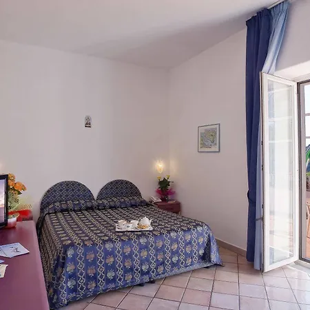 Hotel S.angelo 3*
